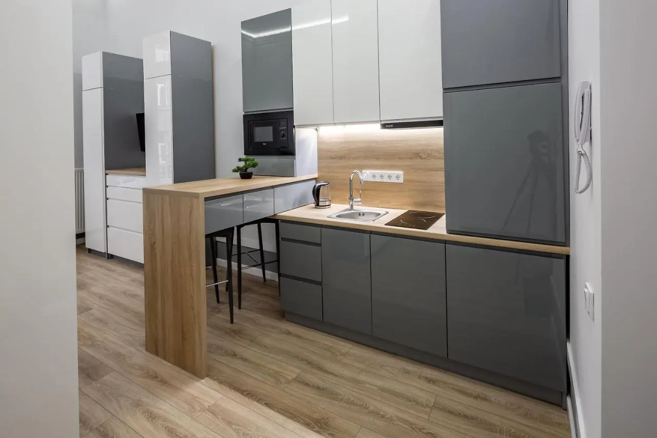 Studio Doroshenko Lviv 0*,
